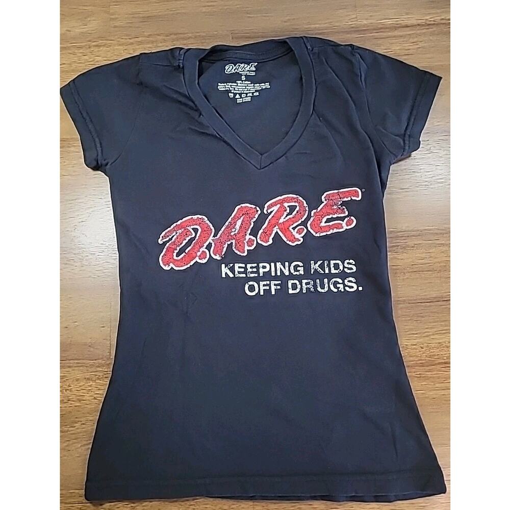 Vintage D.A.R.E. Keeping Kids Off Drugs V-Neck Tee Women’s S EUC